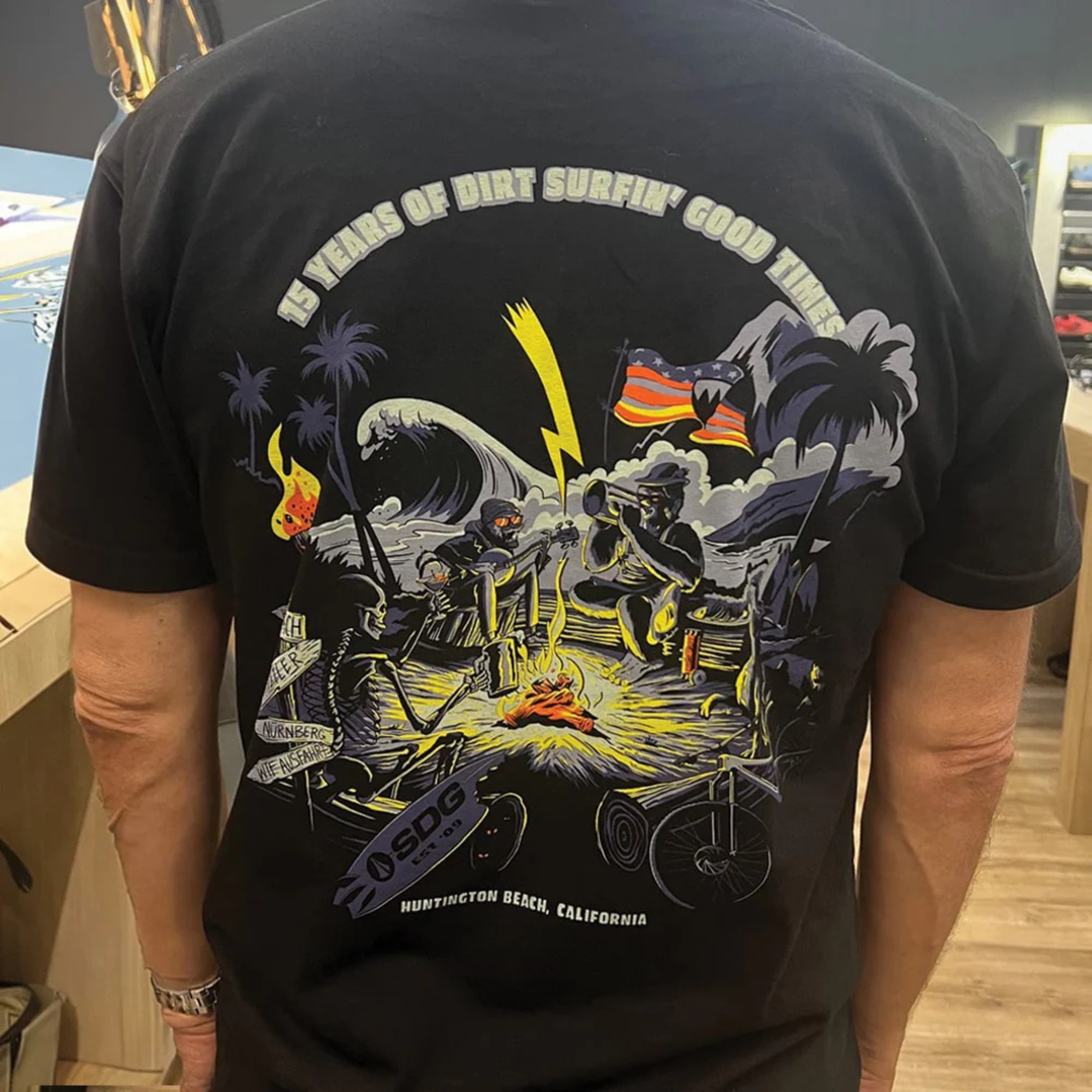 PLAYERA SDG DIRT SURFIN' GOOD TIMES