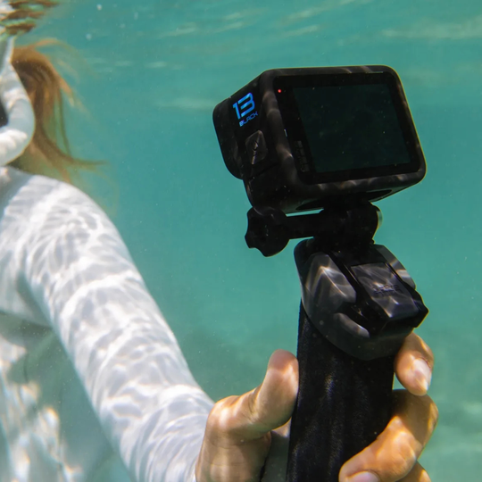 CÁMARA DE ACCIÓN GOPRO HERO 13 HOLIDAY BUNDLE + ACCESORIOS DE REGALO