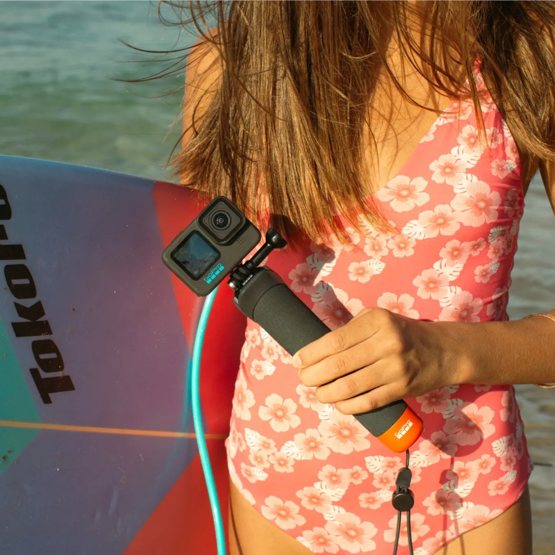 CÁMARA DE ACCIÓN GOPRO HERO 13 HOLIDAY BUNDLE + LENTE MACRO + 4 BATERIAS DE REGALO