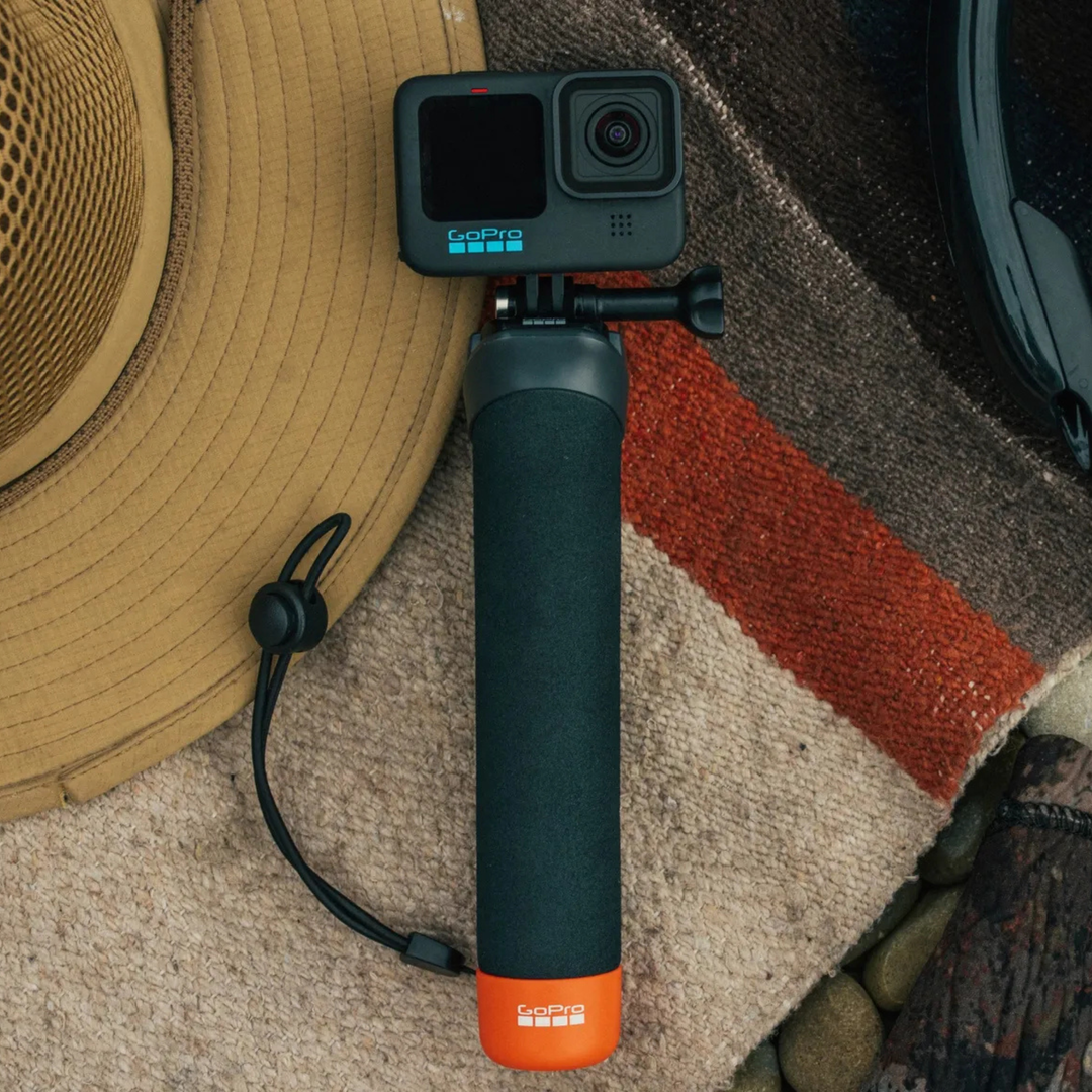 CÁMARA DE ACCIÓN GOPRO HERO 13 HOLIDAY BUNDLE + LENTE MACRO + 4 BATERIAS DE REGALO